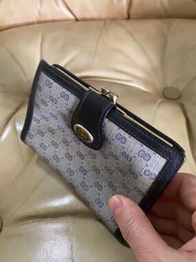 Vintage Gucci Wallet Micro GG Navy Kisslock Authentic